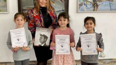 Първокласници от СУ „Йордан Йовков“ с призови места  на Първи  конкурс ,,Ръчно изработена картичка за 8-ми март'' 2022 година