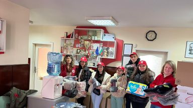 Доброволците от клуб „Бялата лястовица“ към СУ „Й. Йовков“  дариха помощи за засегнатите от земетресенията в Турция и Сирия