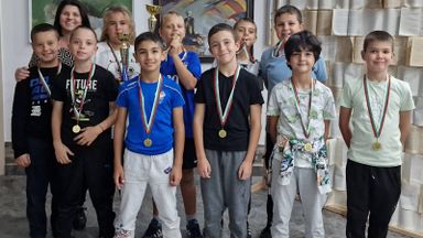Две купи и медали за йовковци от междуучилищния футболен  турнир